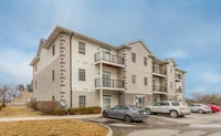 Building Photo - 1 Bedroom Condo Available August 10th, 2026