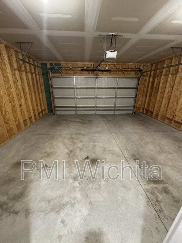 Building Photo - 5244 N Cypress Cir