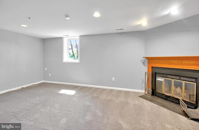 Building Photo - 12120 Apache Tears Cir