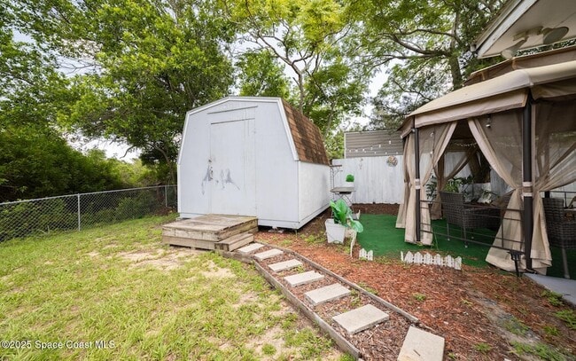 Building Photo - 2285 Dolphin Rd