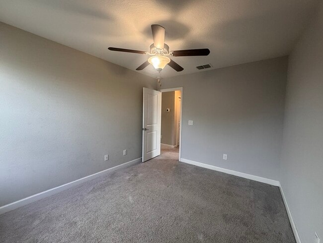 Building Photo - 4 Bedroom/3 Bathroom Enclave at Terra Bella