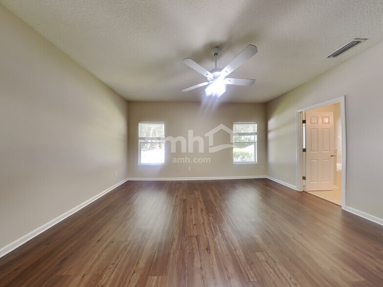 Building Photo - 700 Porto Cristo Ave