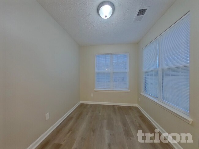 Building Photo - 915 Riley Farm Ln