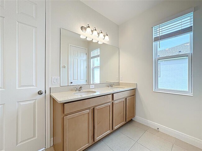 Building Photo - 2889 Nottel Dr