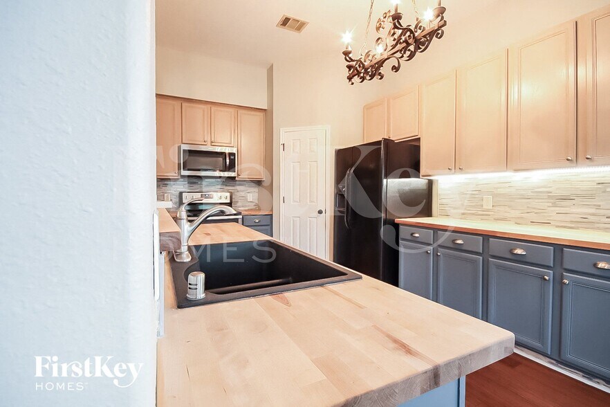 Building Photo - 1118 Chase Park Dr