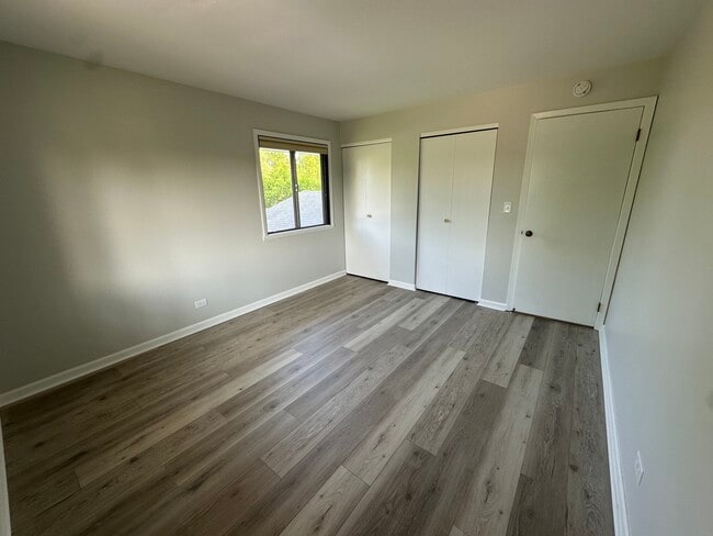 Building Photo - 190 Bourne Ln