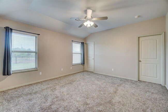 Building Photo - 8033 Waters Edge Way