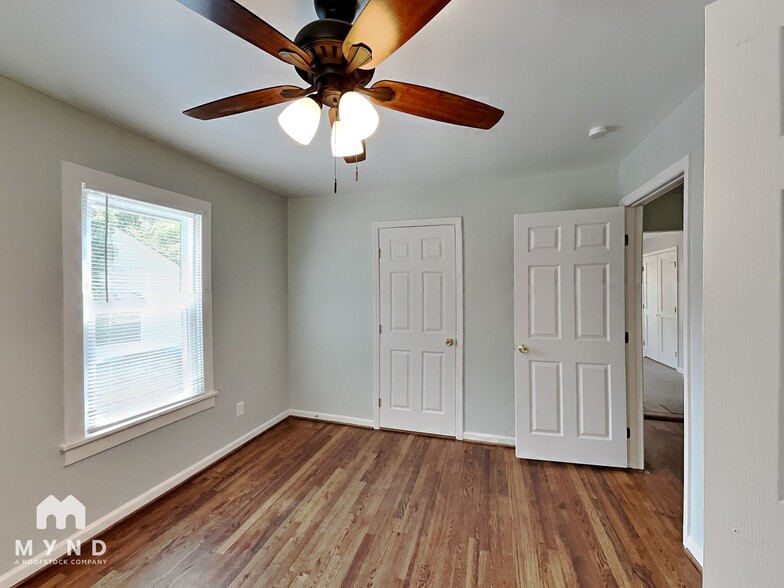 Building Photo - 7824 Rugby Ave