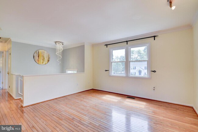 Building Photo - 618 Worchester St