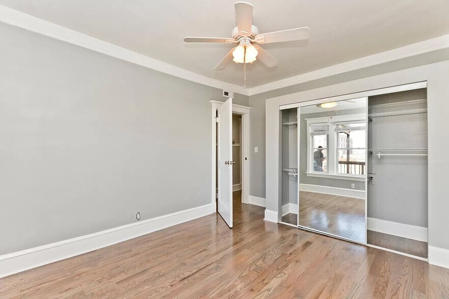 Building Photo - 3703 N Racine Ave