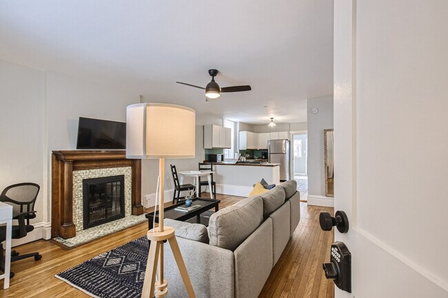 Building Photo - 1240 York St