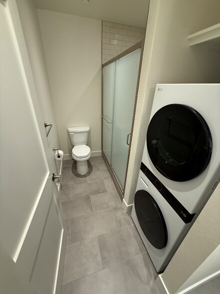 Building Photo - 849 Spring St