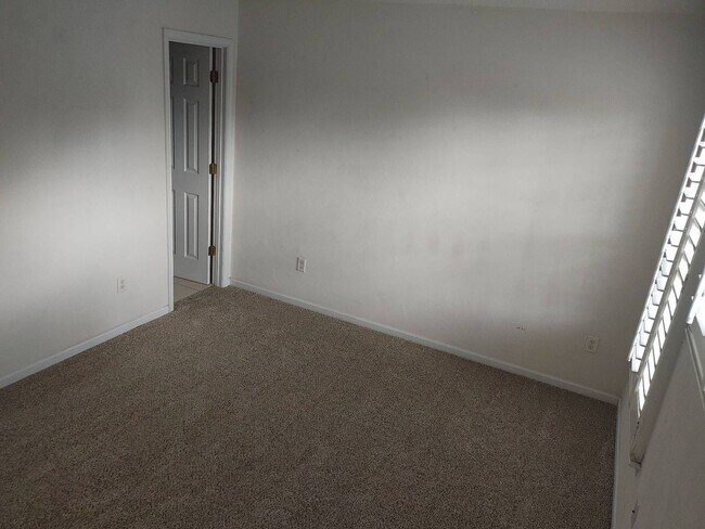 Building Photo - 1517 A Parks Avenue