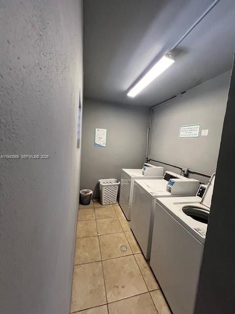 Building Photo - 4250 SW 67th Ave