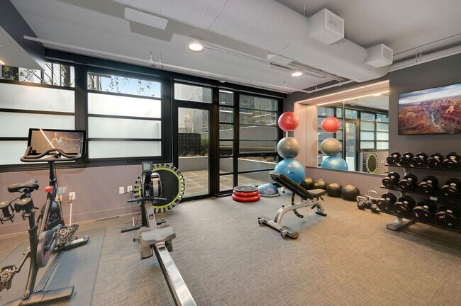 Building Photo - 6 Minute Walk to the Metro! 25 Minute Walk...
