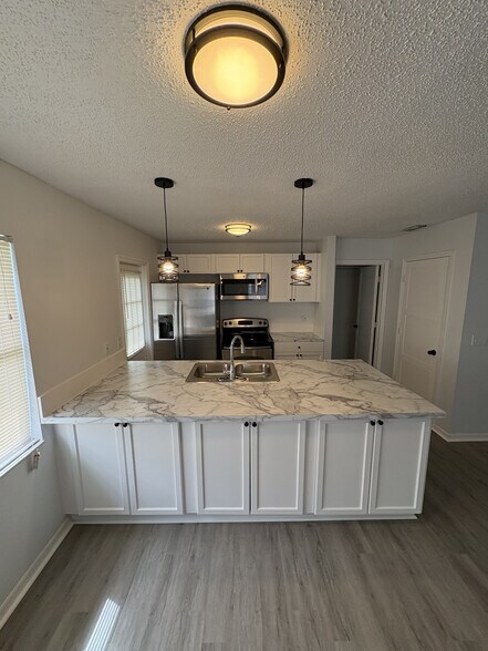 Kitchen - 204 Mary Catherine Ct