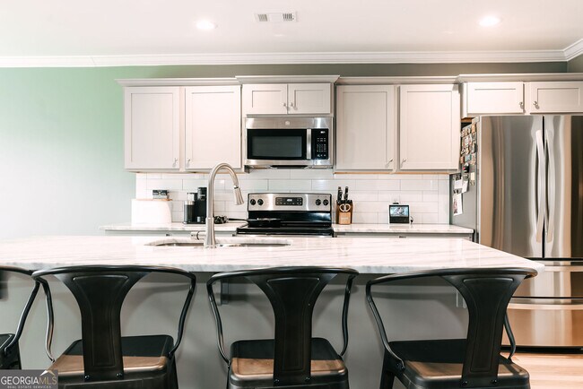 Building Photo - 207 Remington Dr