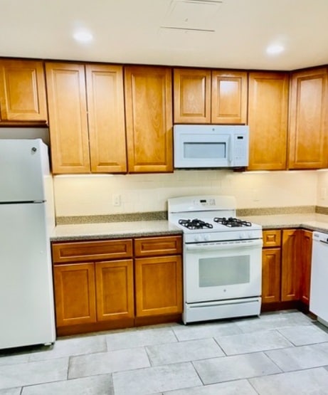 Building Photo - 48 Davis Ave