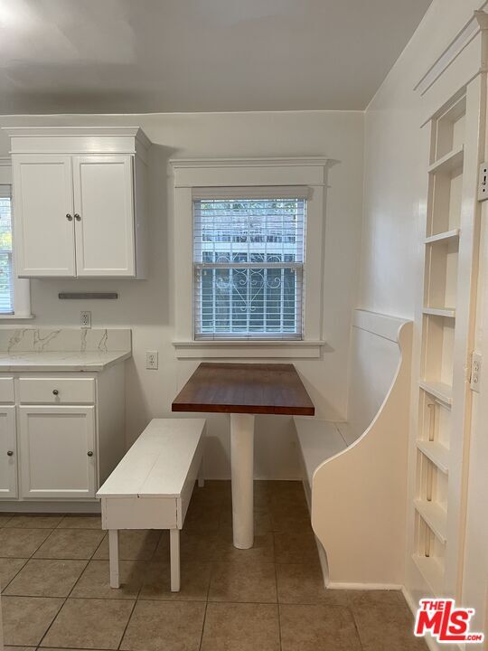 Building Photo - 1155 1/2 N Genesee Ave