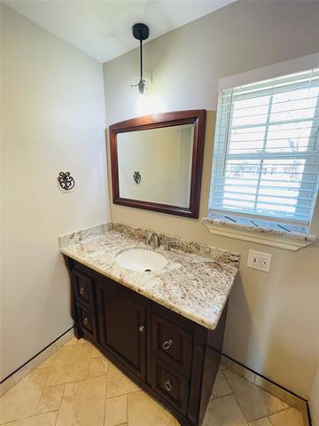 Building Photo - 534 E Spring Valley Rd