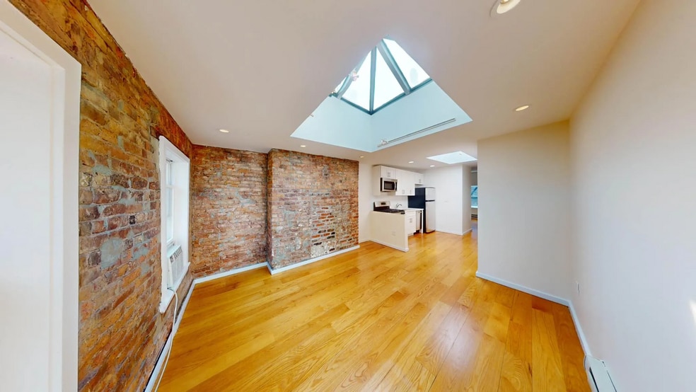 Building Photo - 3 Centre Market Pl