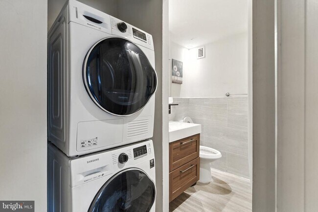 Building Photo - 5340 Holmes Run Pkwy