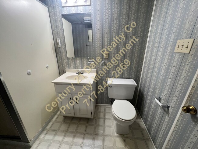Building Photo - 2 BR Rancher in York Suburban Schools with a flat yard