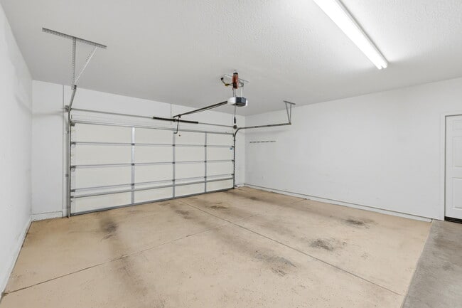 Building Photo - 12683 E Viento St
