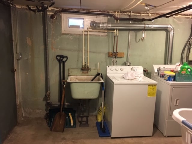 Laundry area - 29 Charlesbank Rd