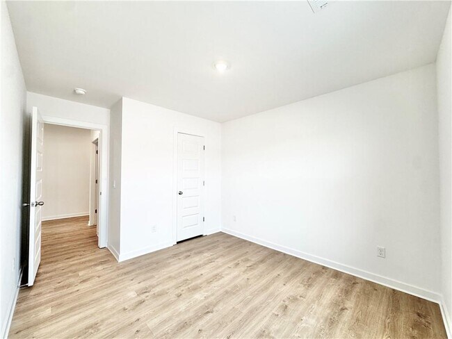Building Photo - 376 Texas Ave
