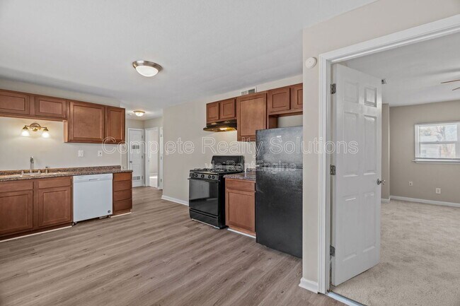 Building Photo - 9750 Lorna Ln