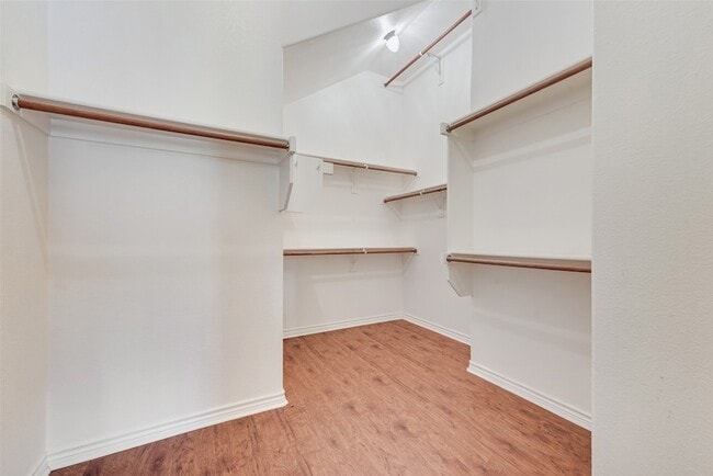 Building Photo - 10044 Dorsett Dr