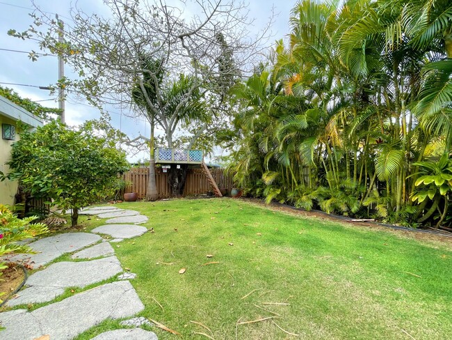 Building Photo - Pet Friendly Kailua Home with Pool, Waterf...