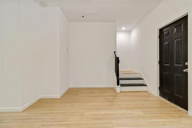 Building Photo - 87 Hennon Dr NW