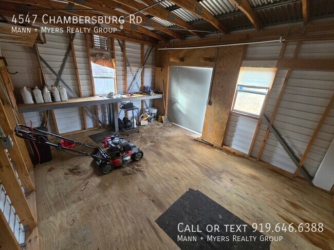 Building Photo - 4547 Chambersburg Rd