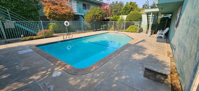 Building Photo - Cute cozy studio apartment for rent
