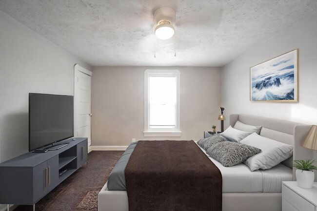 Building Photo - Charming 2-Bedroom Duplex in Indianapolis ...