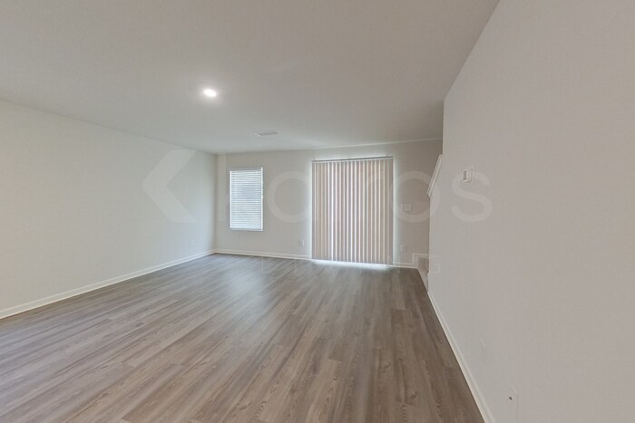 Building Photo - 380 Ironwood Ct