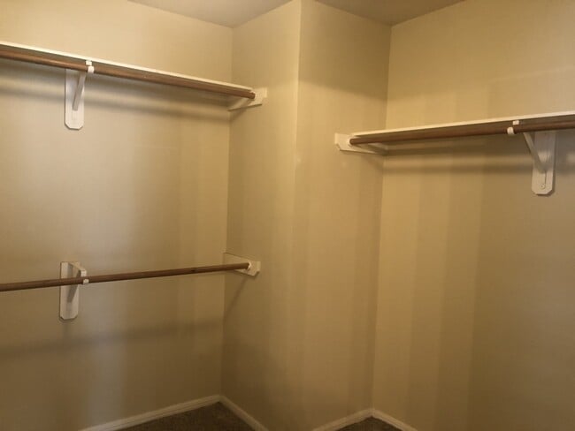 Building Photo - 2110 Highland Bay Ct