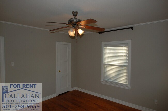 Building Photo - Park Hill 2 Bedroom Home