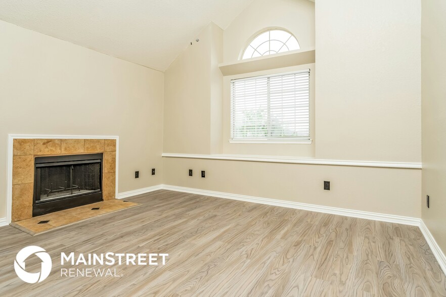 Building Photo - 6821 Driffield Cir W