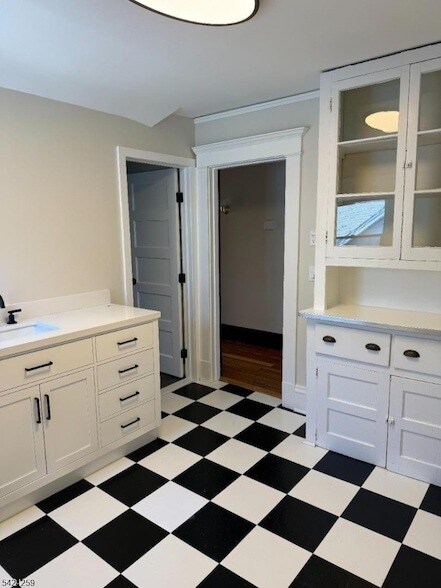 Building Photo - 33 Montclair Ave