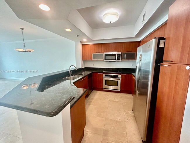 Building Photo - 15051 Royal Oaks Ln
