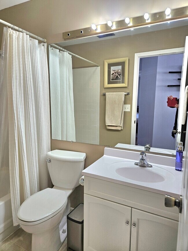 Building Photo - 1068 Courtland Dr