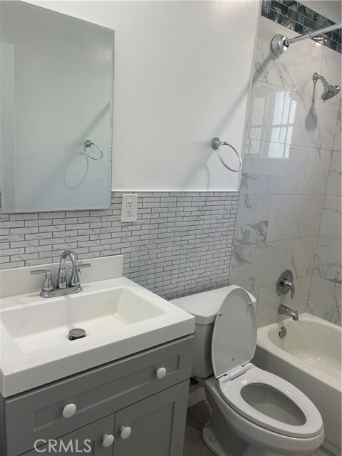 Building Photo - 1674 El Sereno Ave