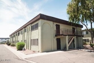 Building Photo - 424 W Brown Rd