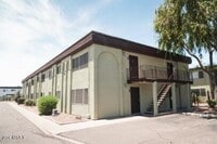 Building Photo - 424 W Brown Rd