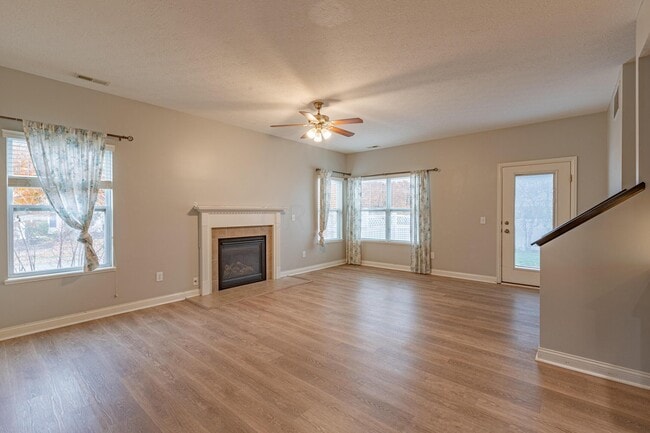 Building Photo - 6003 Bell Classic Dr