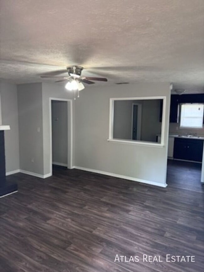 Building Photo - 129 Sir Scott Rd