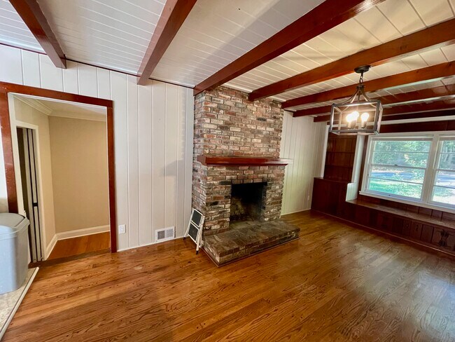 Building Photo - 21 Opal St